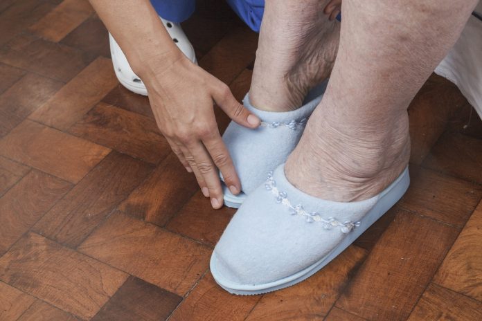 Shoes For Elderly Swollen